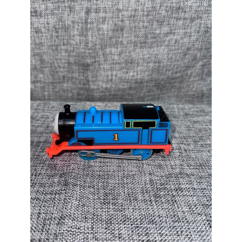 Thomas & Friends TrackMaster Hyper Glow Thomas Motorized Train Mattel